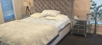 Serene Guest Room Retreat in Caloundra West