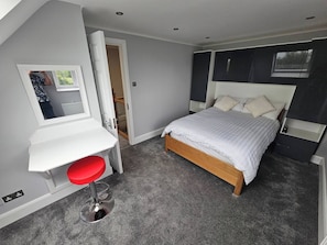 5 chambres, accès Internet, draps fournis