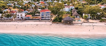 Balcon-vue sur l'océan — Uroa 2BR Beachfront