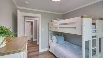3 bedrooms, iron/ironing board, travel crib, internet