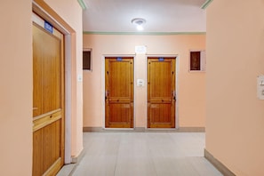 Interior - Collection O Rajbagh (Srinagar)