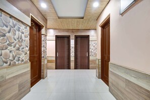 Interior - Collection O Rajbagh (Srinagar)