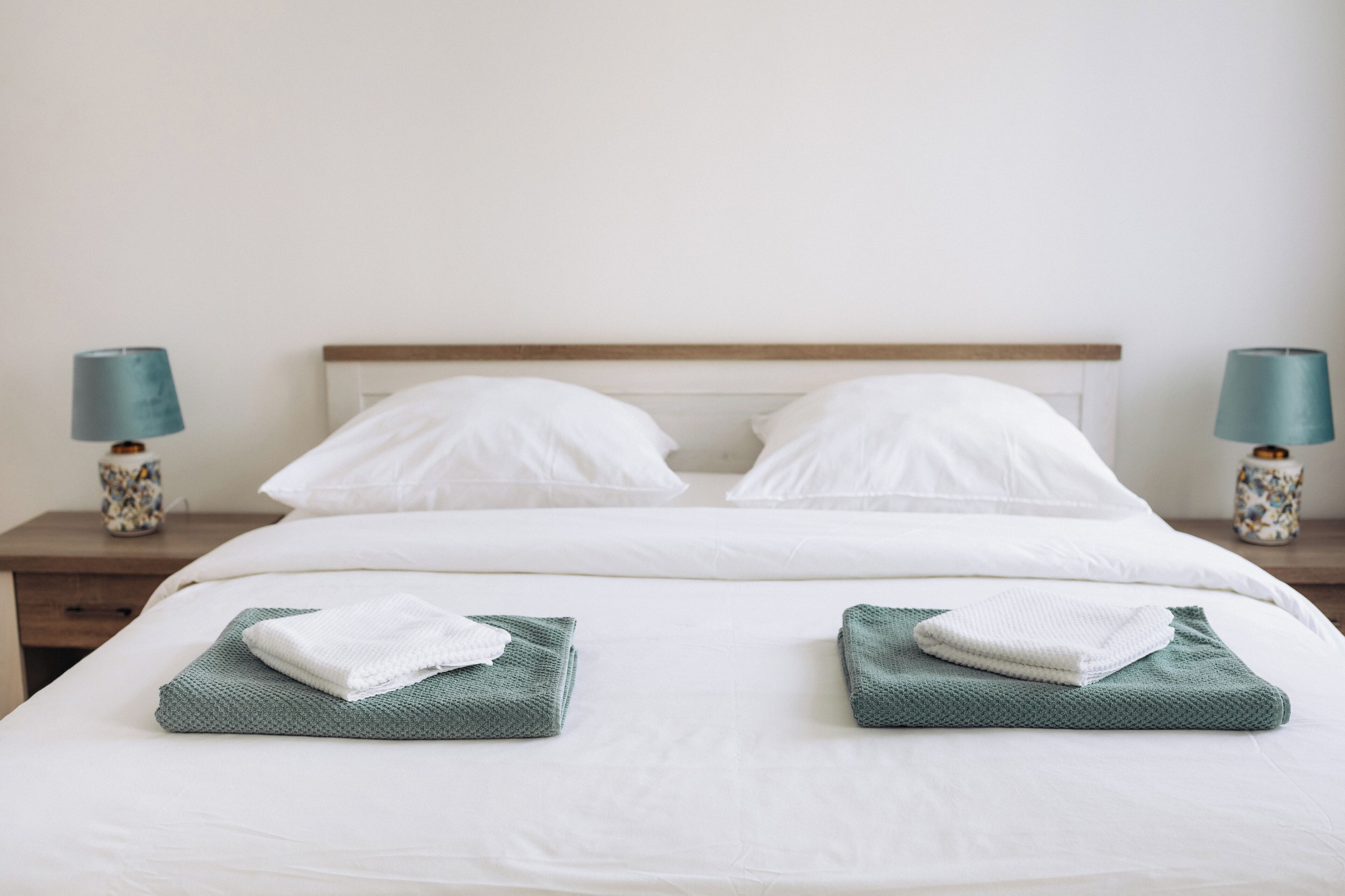 4 Schlafzimmer, Zimmersafe, Schreibtisch, Bügeleisen/Bügelbrett
