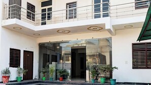 Imej tidak diklasifikasikan, 2 daripada 28, butang