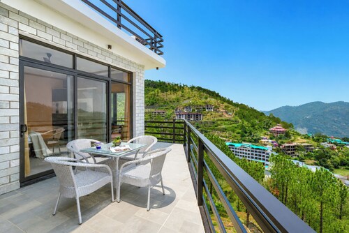 ELIVAAS Kosh Villa Glenhaven 3BHK Villa