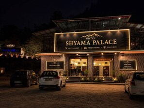 Exterior - Hotel Shyama palace (Janki Chatti)