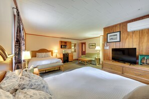 Room - Dock, Direct Waterfront: Lake Champlain Studio (Willsboro)