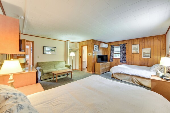 Room - Dock, Direct Waterfront: Lake Champlain Studio (Willsboro)