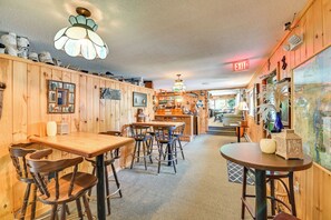 Dining - Dock, Direct Waterfront: Lake Champlain Studio (Willsboro)