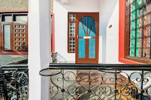 Exterior detail - Collection O Brein Nishat (Srinagar)