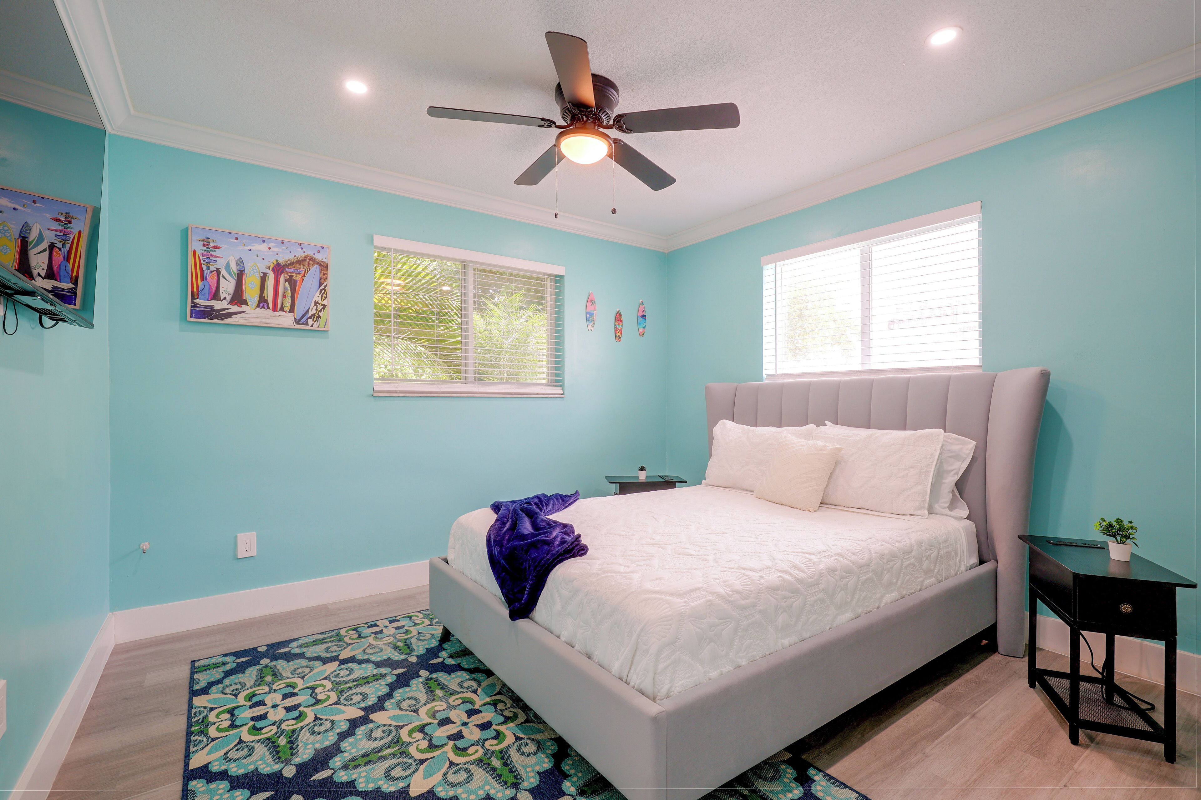 4 bedrooms, desk, iron/ironing board, travel crib