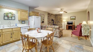 Unclassified image, 2 of 28, button - Adventure Base in Andrews: Cozy Family Apt (Andrews)