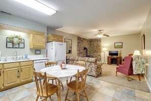 Interior - Adventure Base in Andrews: Cozy Family Apt (Andrews)