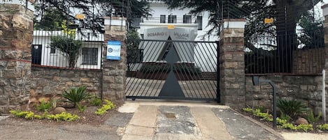 Room, 1 Bedroom, Patio | Property grounds