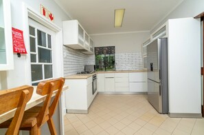 Interior - Room-single Room With Shared Bathroom 1 (Johannesburg)