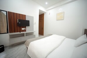 Desk, laptop workspace, free WiFi - Amrit Sunshine (Ayodhya)
