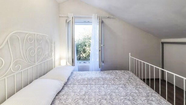 Unclassified image, 1 of 25, button - Gorgeous home in Basina (Basina)