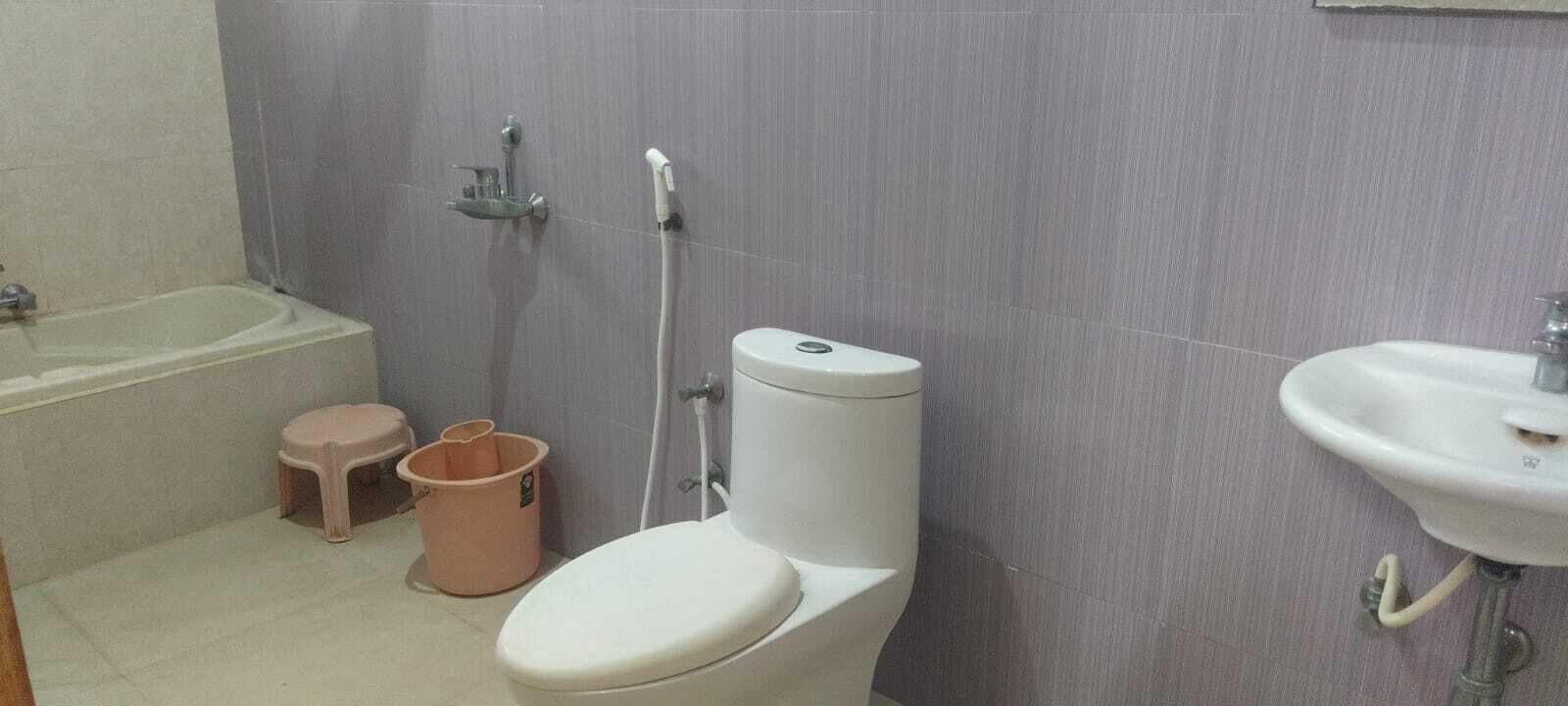 Towels, soap, shampoo
