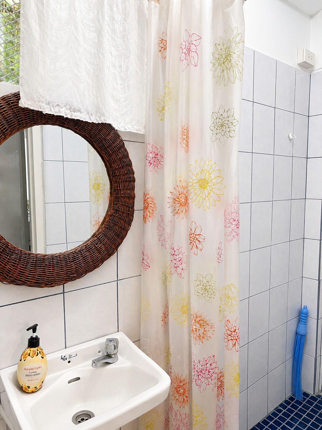 Economy Quadruple Room, Smoking, Courtyard View | Bathroom | Slippers