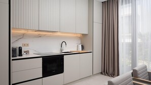 茶具/咖啡用具、冰箱、微波炉、洗碗机