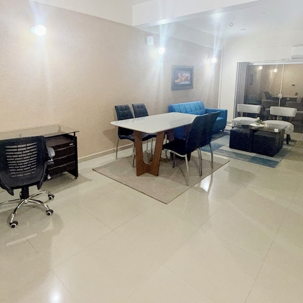 Standard Apartment, 2 Bedrooms, Balcony, Courtyard View | Living area - El Ángel Tower (Asunción)