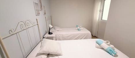 3 間睡房、熨斗/熨衫板、上網、床單