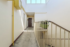 Exterior - Lumina 3-room Apart near Park & Balcony (Warszawa)