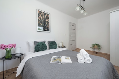 Lumina 3-room Apart near Park & Balcony