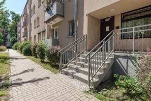 Exterior - Lumina 3-room Apart near Park & Balcony (Warszawa)