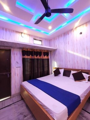 Standard Double Room | WiFi (free) - Shri Janki Raman Kunj Ram Mandir (Ayodhya)