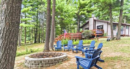 Lake Petenwell Hideaway with Private Dock & Kayaks