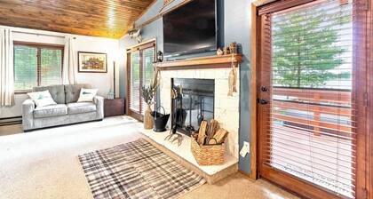 Lake Petenwell Hideaway with Private Dock & Kayaks