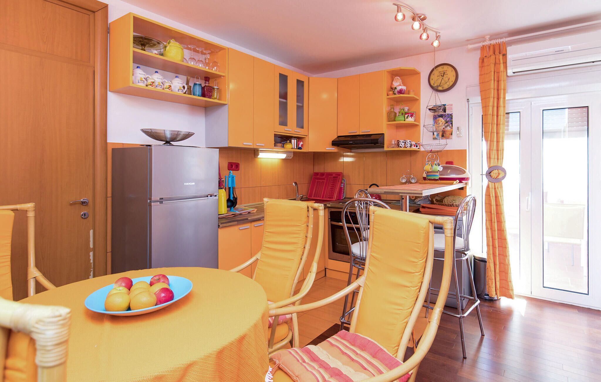 Fridge, oven, cookware/dishes/utensils