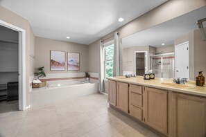 Bathroom - Spacious Garden House Near Red Rocks (Lakewood)