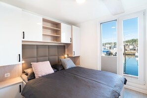 Room - Dreamy houseboat by the sea with terrace and hot tub (Portoroz)