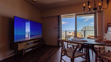 Apartment, Non Smoking, City View (1207) | Dining