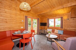 Living area - Holiday home in Hoogerheide with shared pool (Hoogerheide)