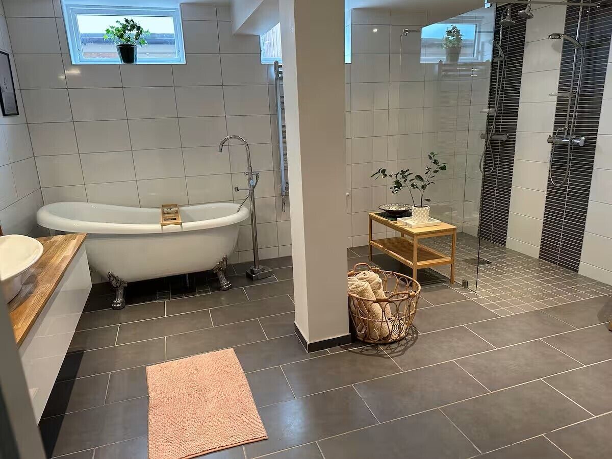Shower, towels, soap, toilet paper