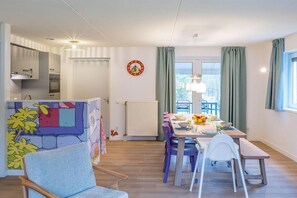 Dining - Villa in Hoogerheide with private terrace (Hoogerheide)