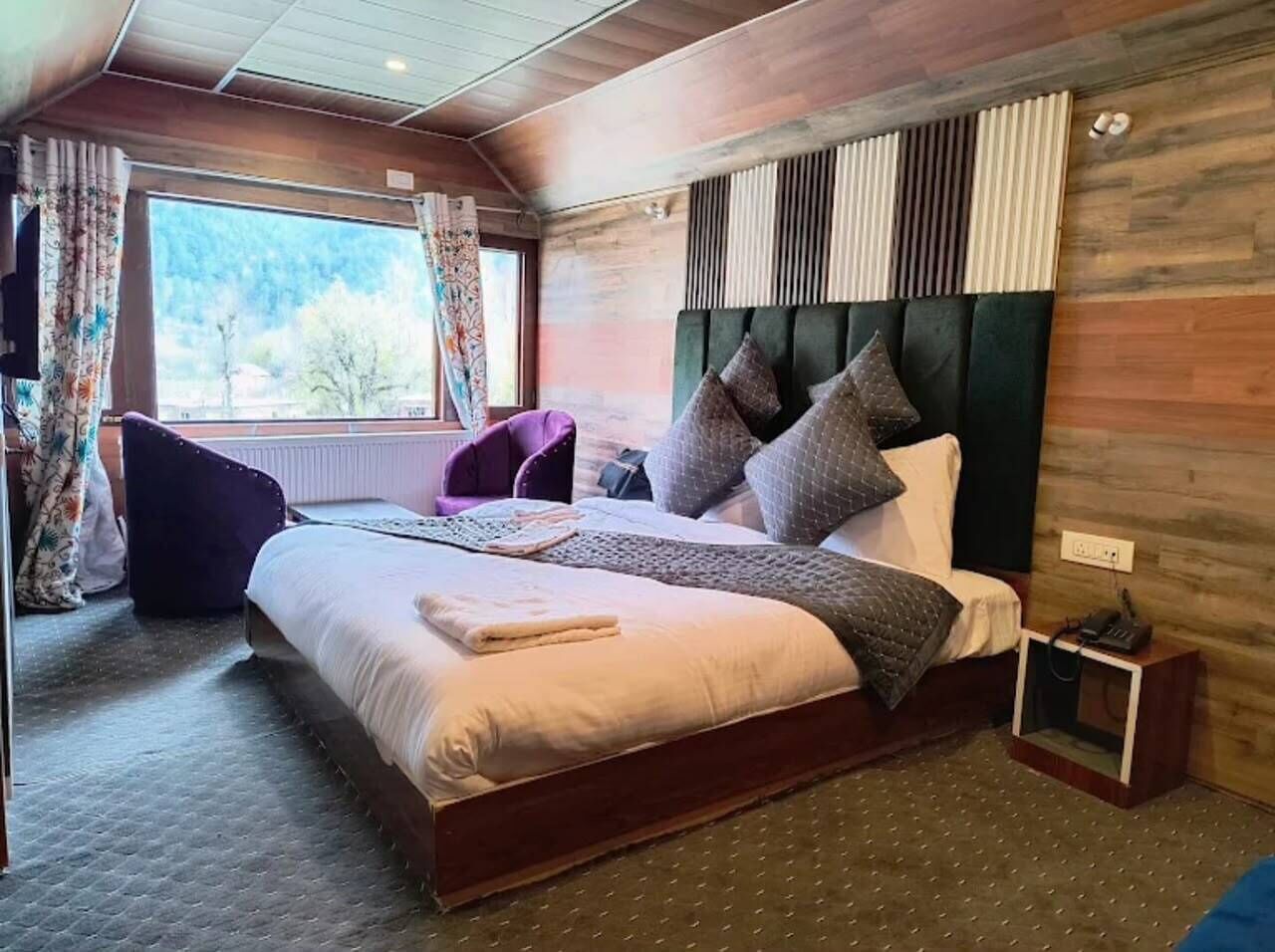 Deluxe Double Room, Mountain View | Desk, laptop workspace, soundproofing, iron/ironing board (on request)