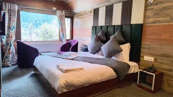 Deluxe Double Room, Mountain View | Desk, laptop workspace, soundproofing, iron/ironing board (on request)