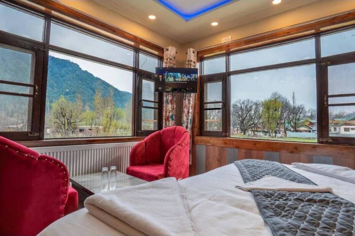 Premium Double Room | Meja, ruang kerja komputer riba, kalis bunyi, seterika/papan seterika 