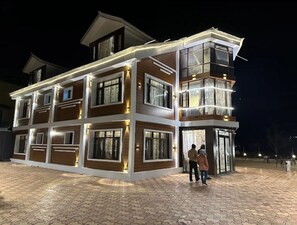 Front of property - Hotel Eden Retreat (Pahalgam)