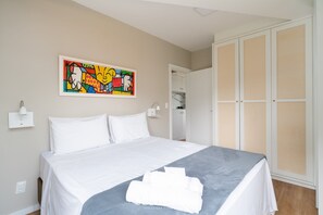 Basic Apartment | 1 bedroom, WiFi (free) - Apt Foot in the Sand in Jurere Jbm201 (Florianópolis)