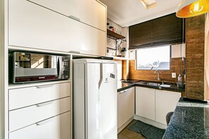 Basic Apartment | Private kitchen - Apartment on the Sand in Jurere Jbm202 (Florianópolis)
