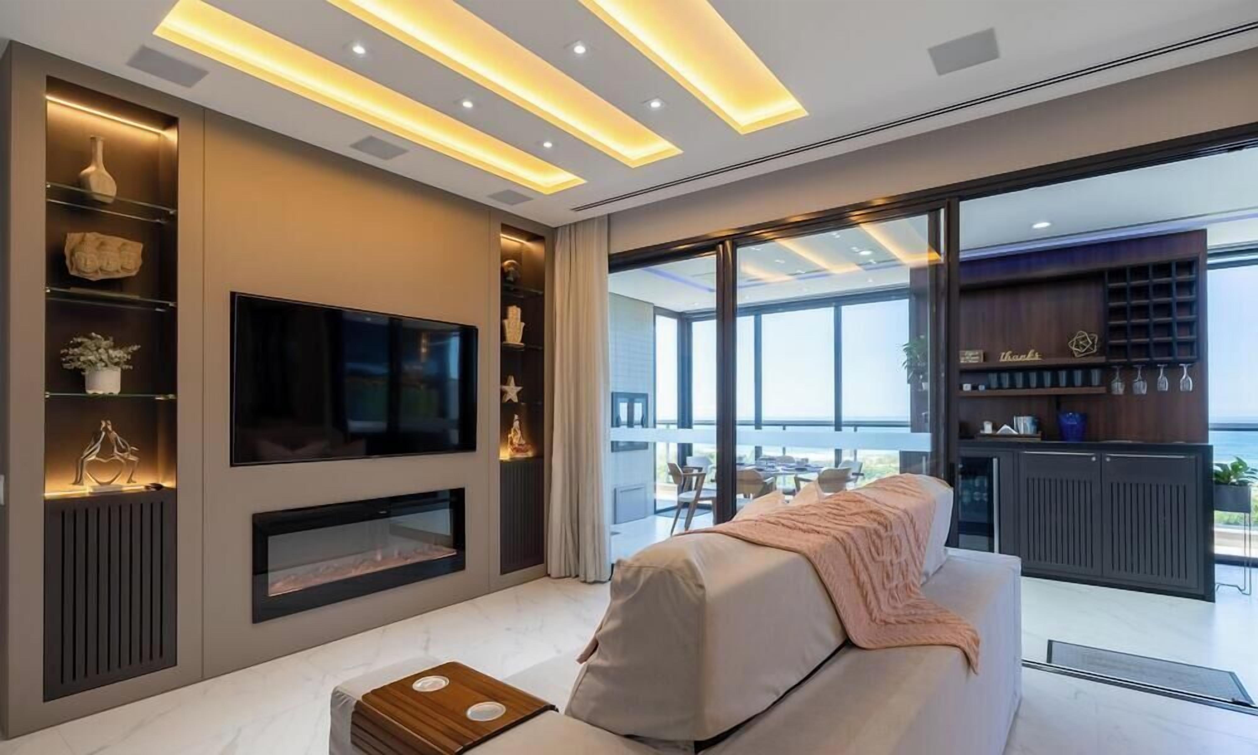 Apartamento básico | Zona de estar | Smart TV de 40 pulgadas con canales digitales