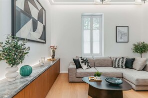 Living area - St Hugo Premium Residence by halu! (Athens)