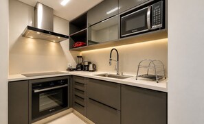 Private kitchen - Modern Duplex W/jacuzzi 240m Beach Jrr410 (Florianópolis)