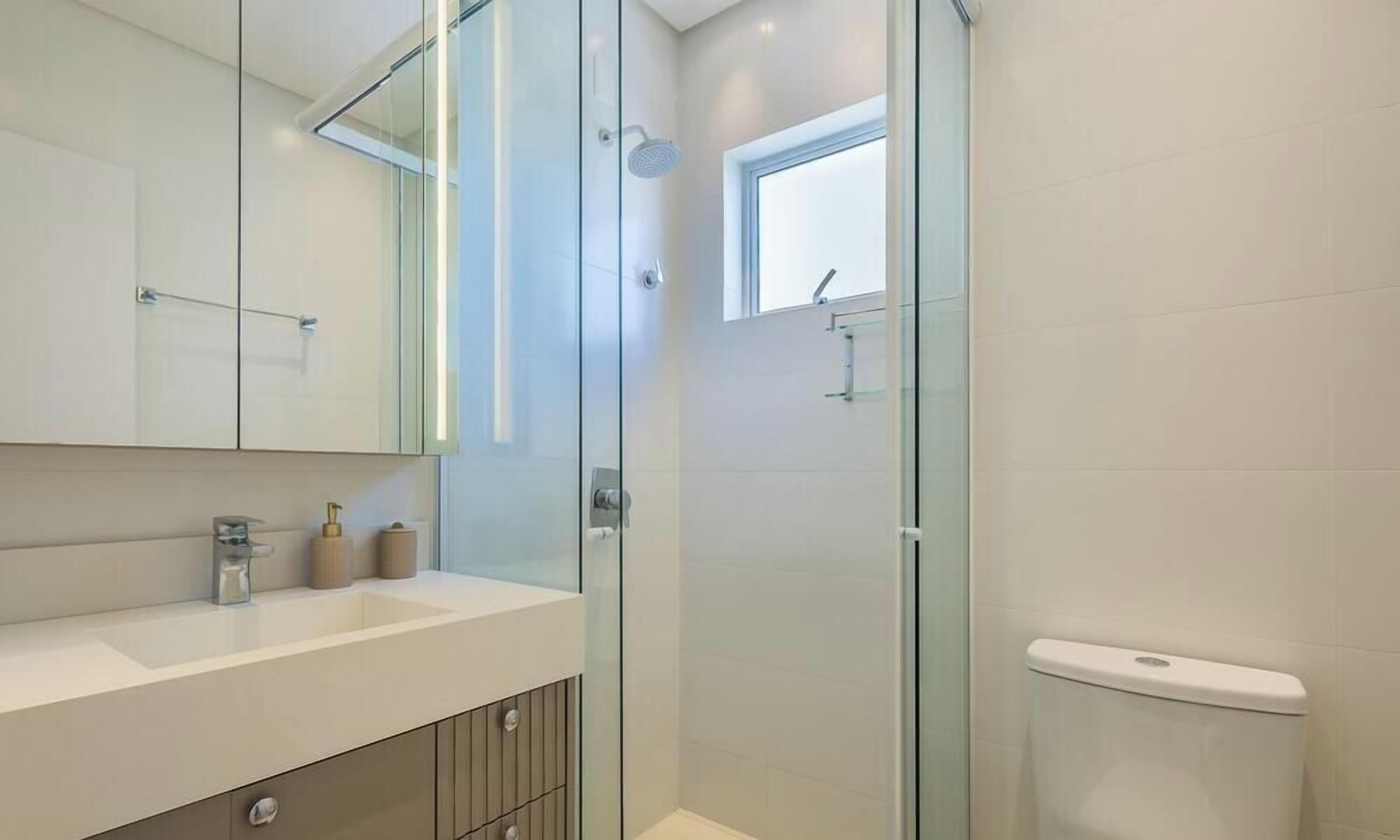 Basic Apartment | Bathroom