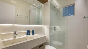 Basic Apartment | Bathroom